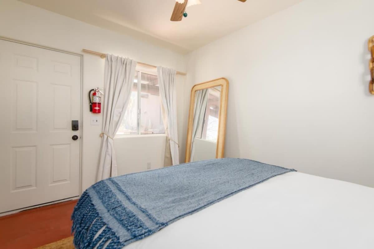 Renovated Lodge - Room 2 With Pool Access Joshua Tree Buitenkant foto